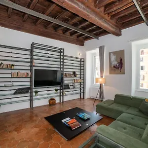 https://campo-de-fiori-4-rooms.it-romehotels.com